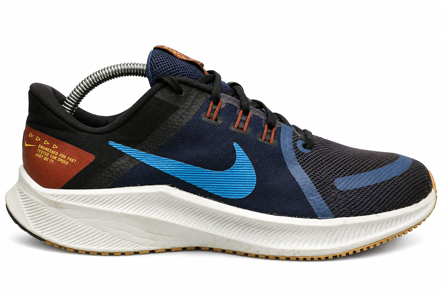 NIKE QUEST 4