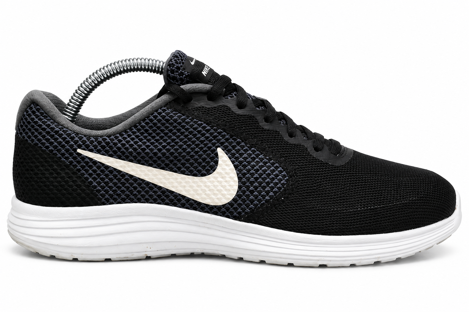 NIKE REVOLUTION 3