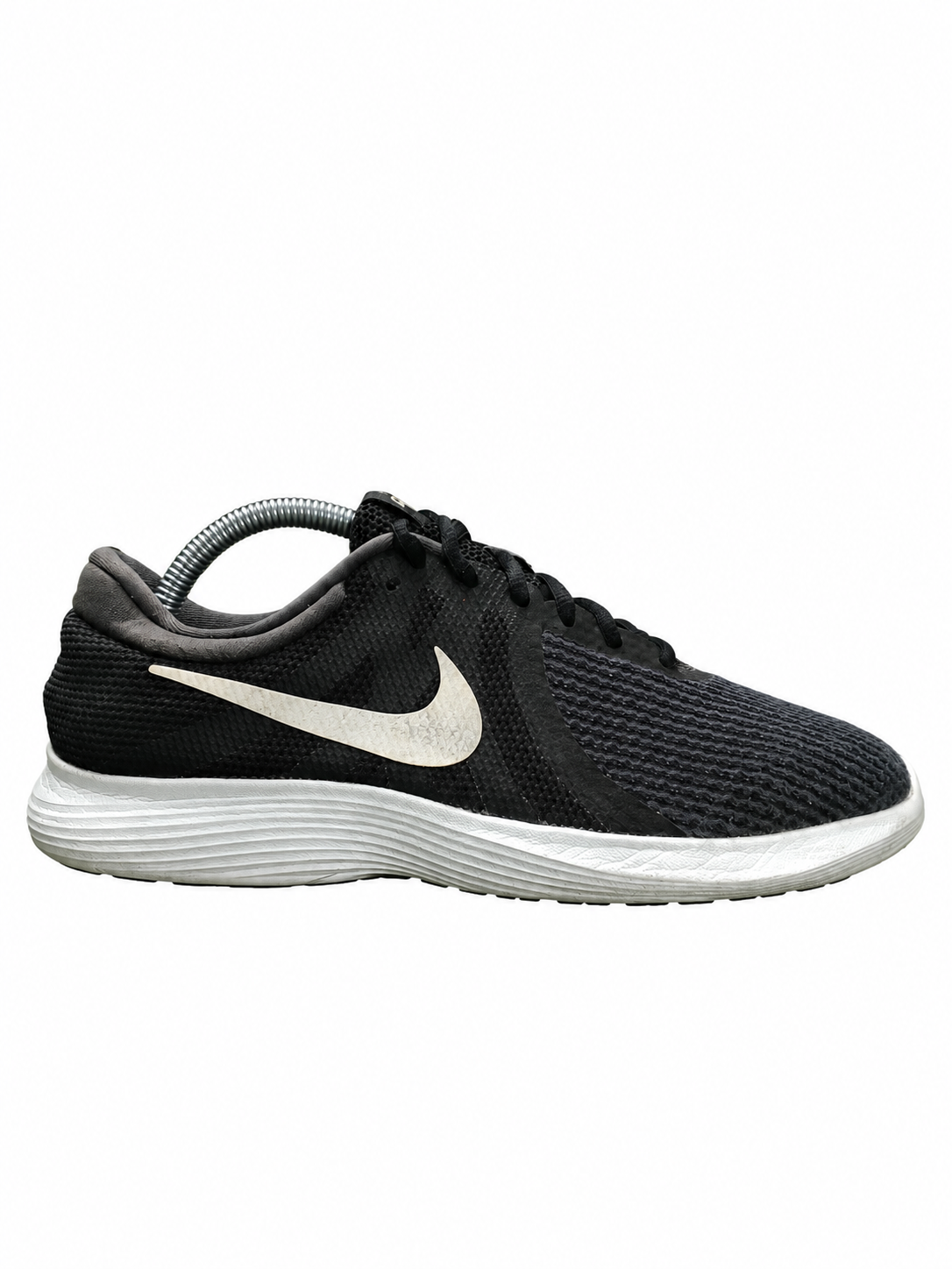 NIKE REVOLUTION 4