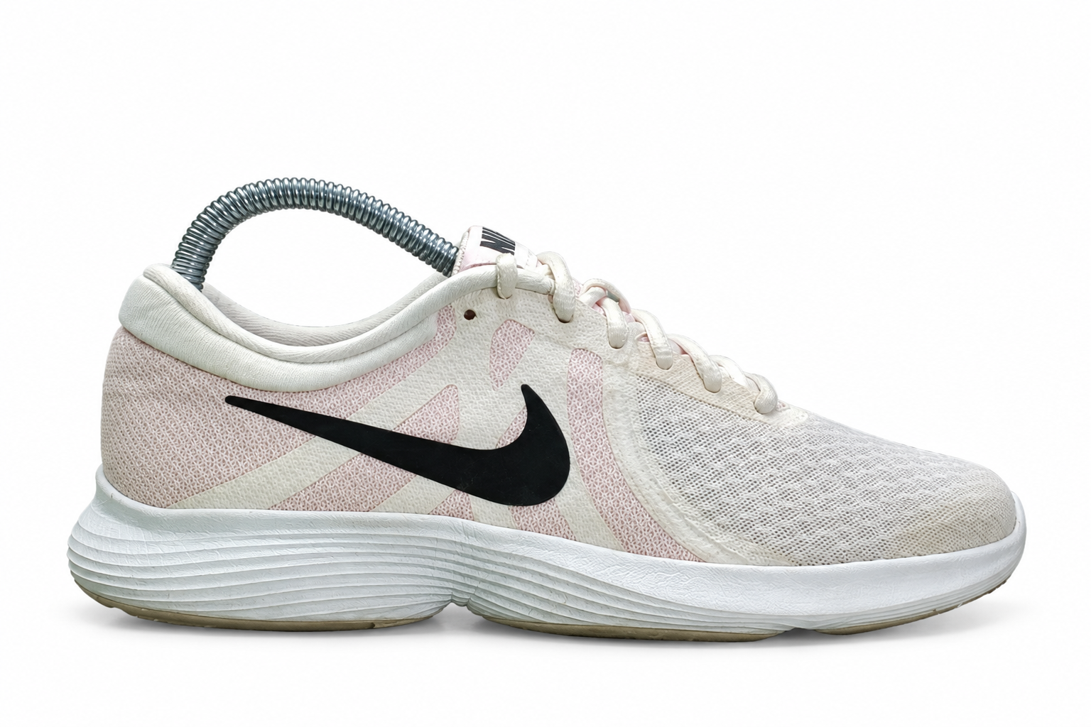 NIKE REVOLUTION 4