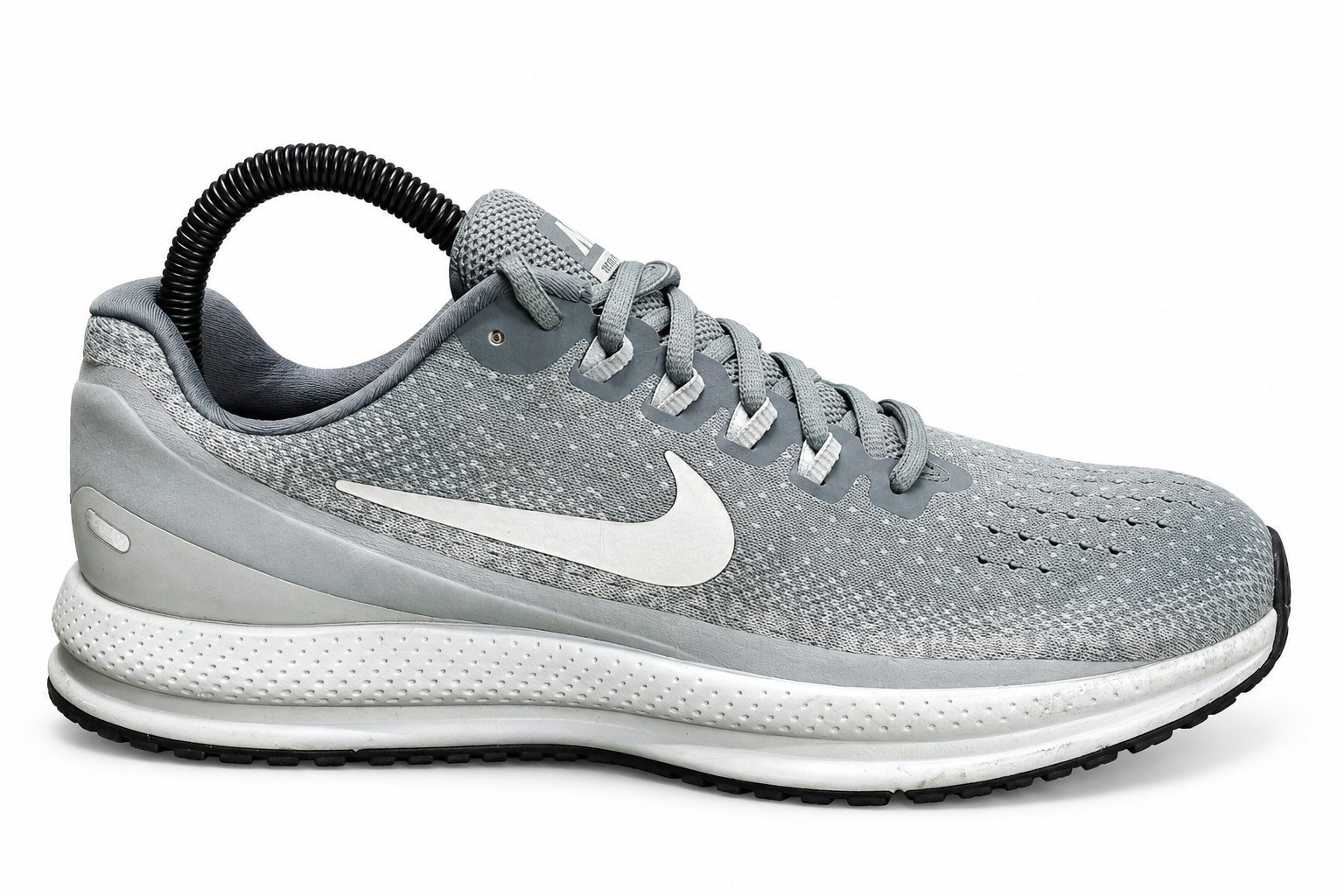 NIKE AIR ZOOM VOMERO 13
